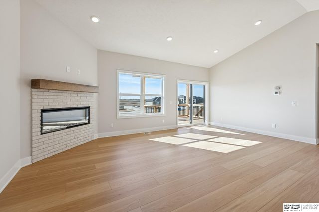 21409 Y Street, Elkhorn, NE 68022