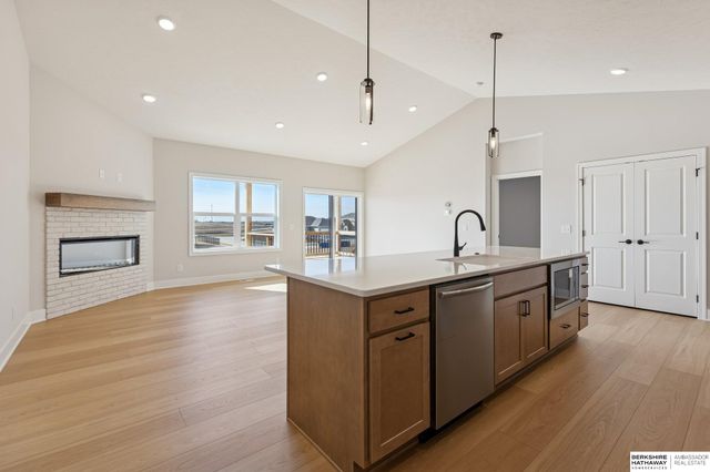 21409 Y Street, Elkhorn, NE 68022