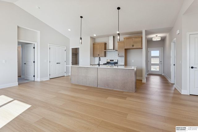 21409 Y Street, Elkhorn, NE 68022