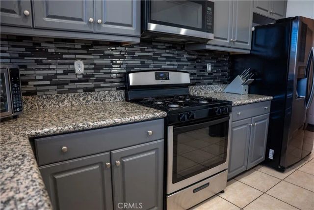 8738 Redondo Avenue, Hesperia, CA 92344