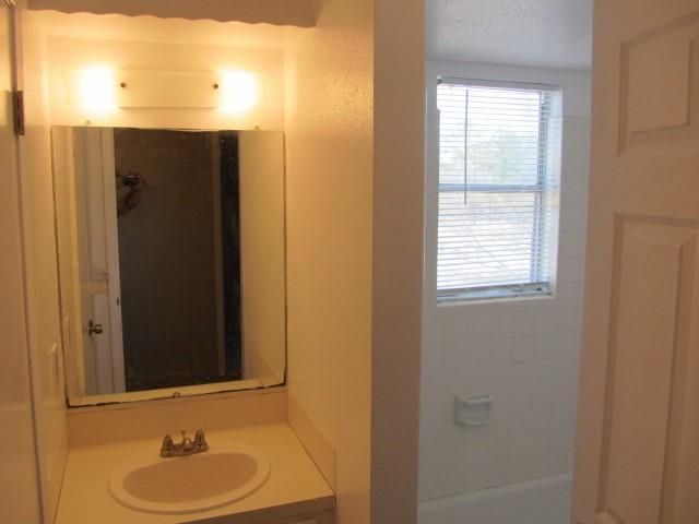 17 Julia Justice Road, Huntsville, TX 77320