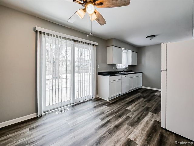 430 N Dobson Street, Westland, MI 48185