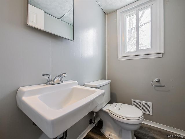 430 N Dobson Street, Westland, MI 48185