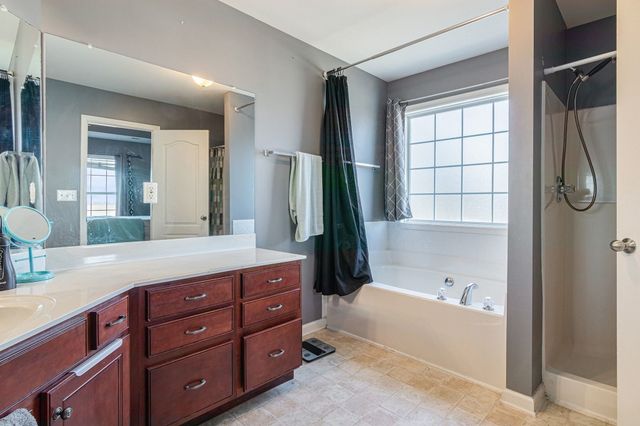 669 Wolfchase Ct, Clarksville, TN 37042