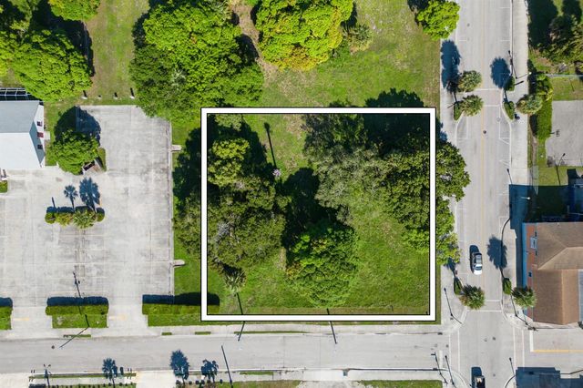 N 9th Street, Fort Pierce, FL 34950