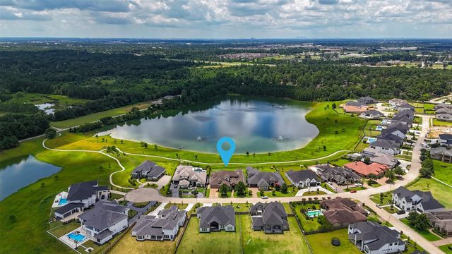 23310 Vista De Tres Lagos Drive, Spring, TX 77389