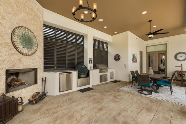 23310 Vista De Tres Lagos Drive, Spring, TX 77389