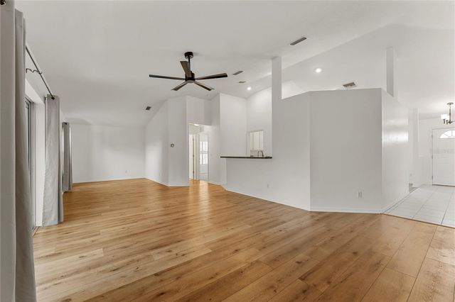 6523 65TH AVENUE DRIVE E, Bradenton, FL 34203