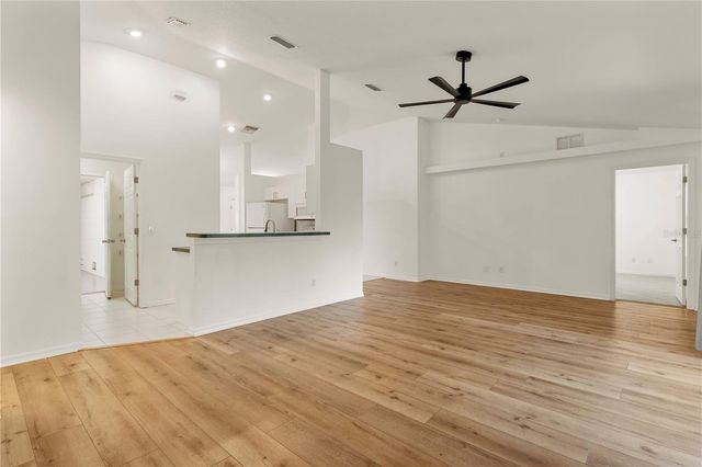 6523 65TH AVENUE DRIVE E, Bradenton, FL 34203