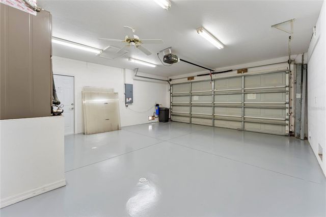 6523 65TH AVENUE DRIVE E, Bradenton, FL 34203