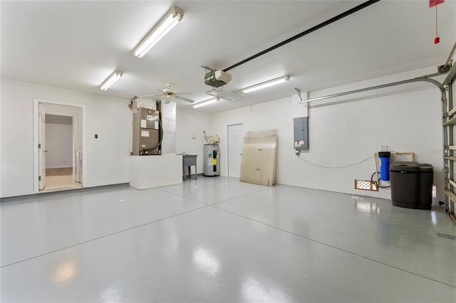 6523 65TH AVENUE DRIVE E, Bradenton, FL 34203