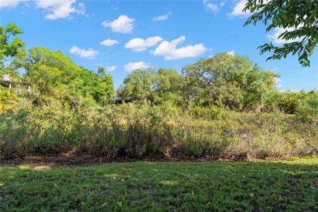 6523 65TH AVENUE DRIVE E, Bradenton, FL 34203