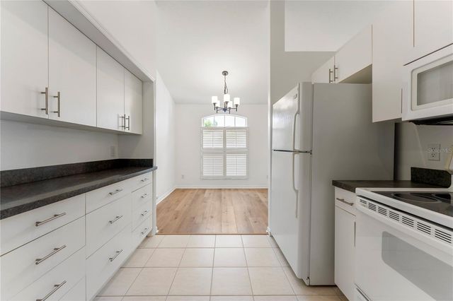 6523 65TH AVENUE DRIVE E, Bradenton, FL 34203