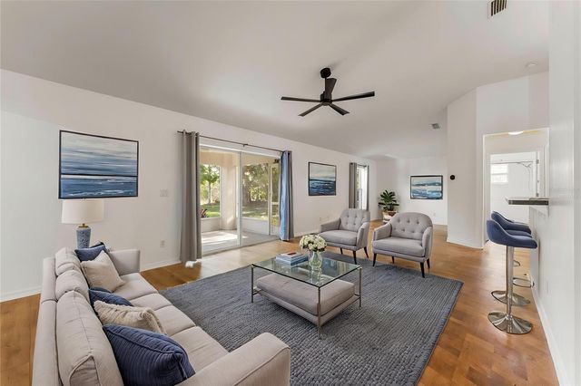 6523 65TH AVENUE DRIVE E, Bradenton, FL 34203