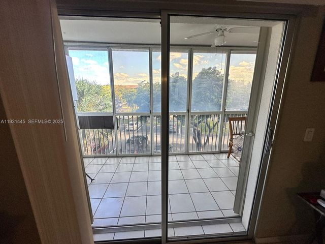251 SW 134th Way 314M, Pembroke Pines, FL 33027
