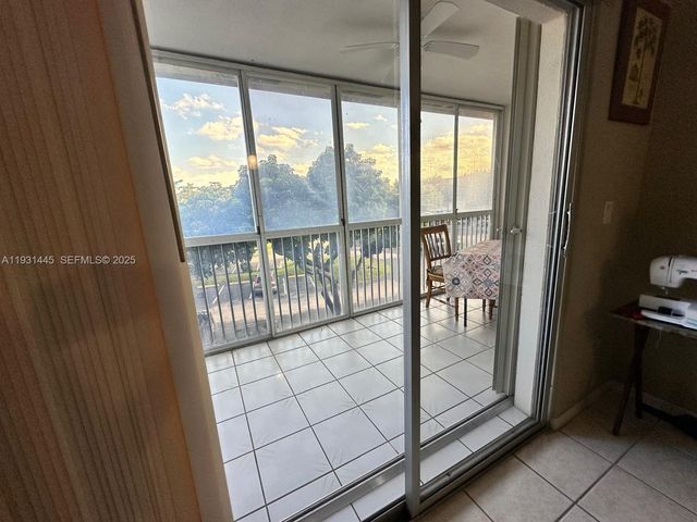251 SW 134th Way 314M, Pembroke Pines, FL 33027