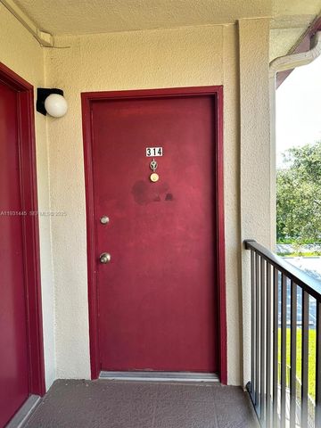 251 SW 134th Way 314M, Pembroke Pines, FL 33027