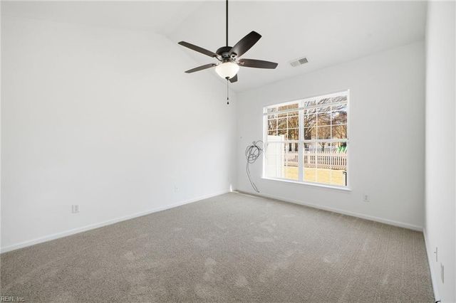 2021 Livingston St, Suffolk, VA 23435