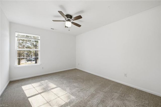 2021 Livingston St, Suffolk, VA 23435