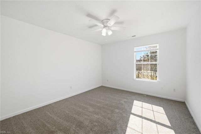 2021 Livingston St, Suffolk, VA 23435
