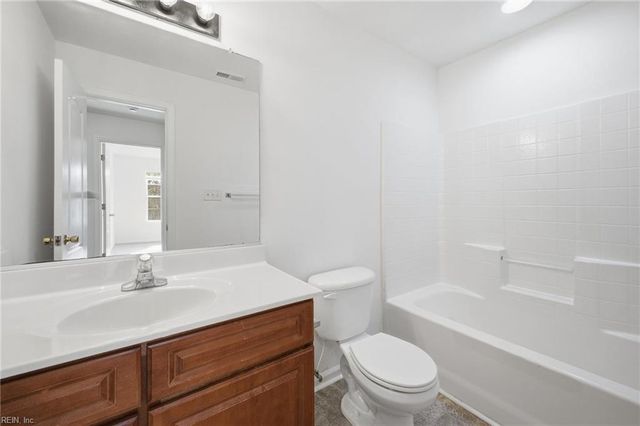 2021 Livingston St, Suffolk, VA 23435