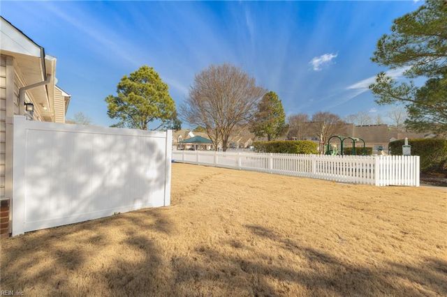 2021 Livingston St, Suffolk, VA 23435