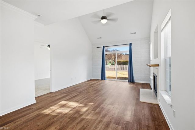 2021 Livingston St, Suffolk, VA 23435