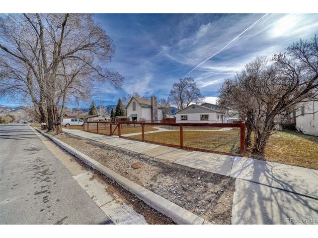 1335 F St, Salida, CO 81201