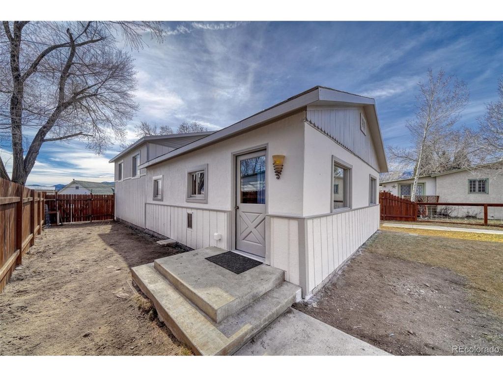1335 F St, Salida, CO 81201