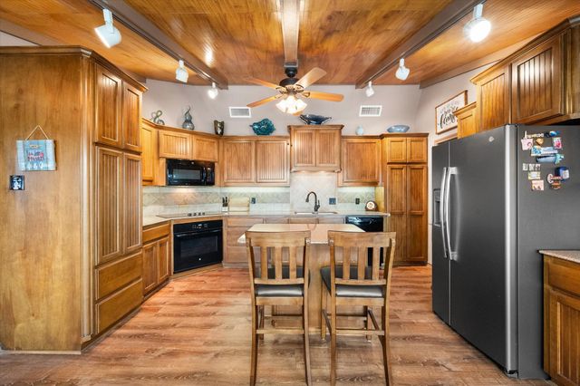 110 Northwood Place, Enchanted Oaks, TX 75156