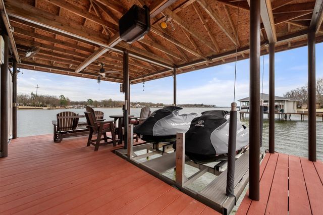 110 Northwood Place, Enchanted Oaks, TX 75156