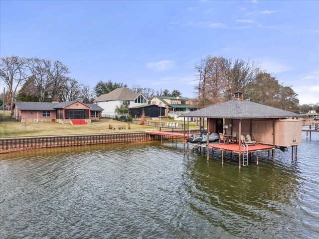 110 Northwood Place, Enchanted Oaks, TX 75156