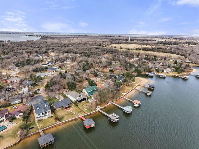 110 Northwood Place, Enchanted Oaks, TX 75156