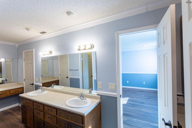 914 MOHAWK DRIVE, Burkburnett, TX 76354