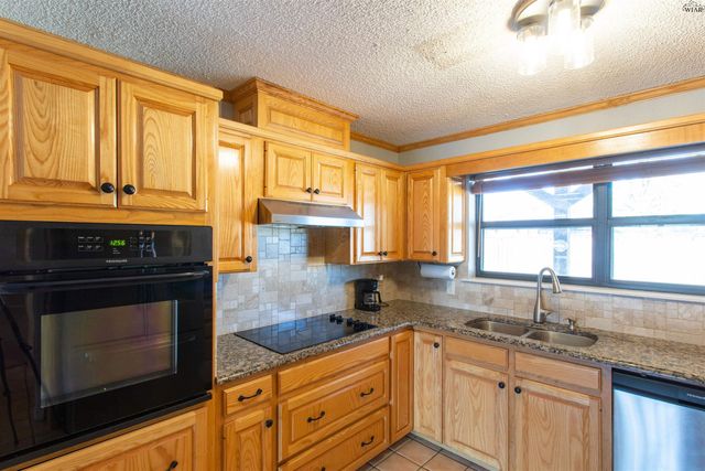 914 MOHAWK DRIVE, Burkburnett, TX 76354