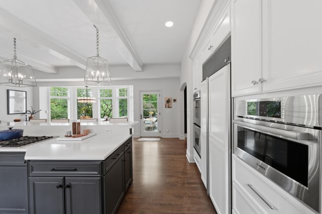 2950 Linkbury Lane, Upper Arlington, OH 43221