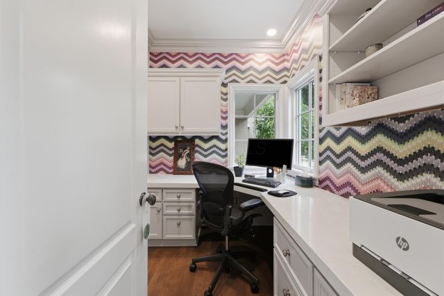 2950 Linkbury Lane, Upper Arlington, OH 43221