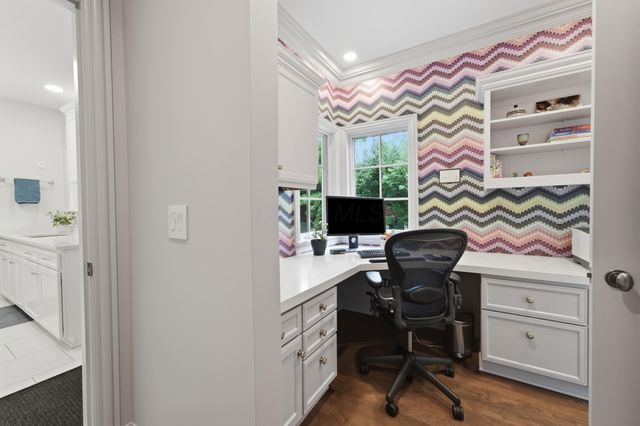 2950 Linkbury Lane, Upper Arlington, OH 43221