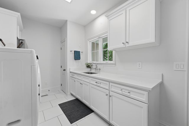 2950 Linkbury Lane, Upper Arlington, OH 43221