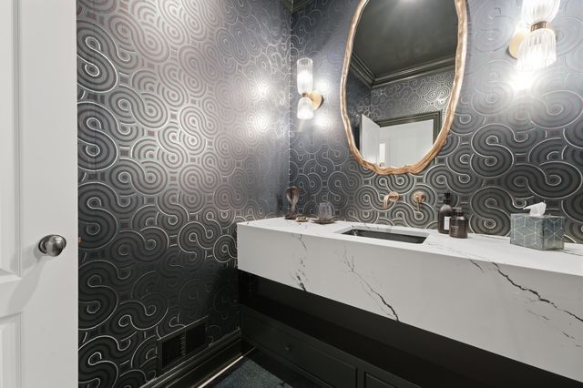 2950 Linkbury Lane, Upper Arlington, OH 43221