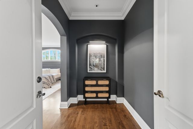 2950 Linkbury Lane, Upper Arlington, OH 43221