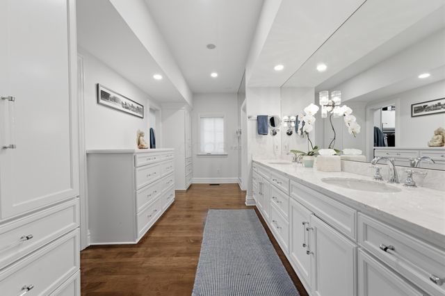 2950 Linkbury Lane, Upper Arlington, OH 43221