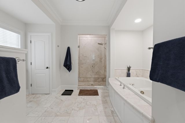 2950 Linkbury Lane, Upper Arlington, OH 43221