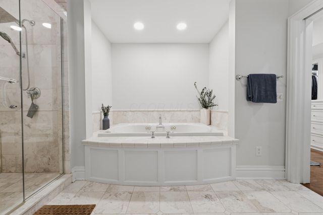 2950 Linkbury Lane, Upper Arlington, OH 43221