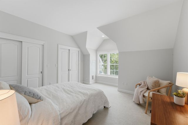 2950 Linkbury Lane, Upper Arlington, OH 43221