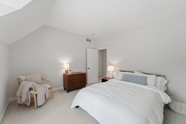 2950 Linkbury Lane, Upper Arlington, OH 43221