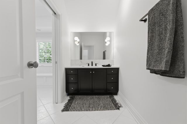 2950 Linkbury Lane, Upper Arlington, OH 43221