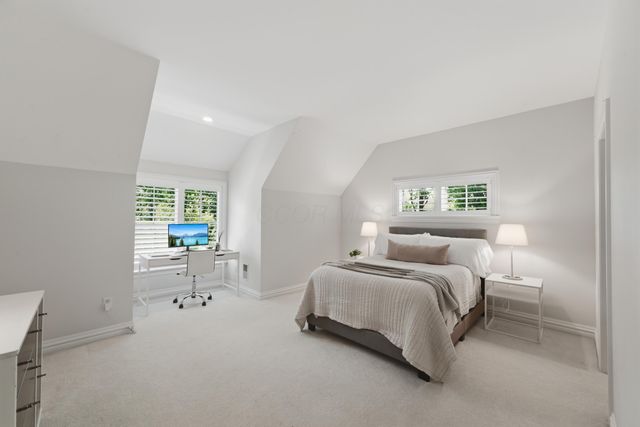 2950 Linkbury Lane, Upper Arlington, OH 43221