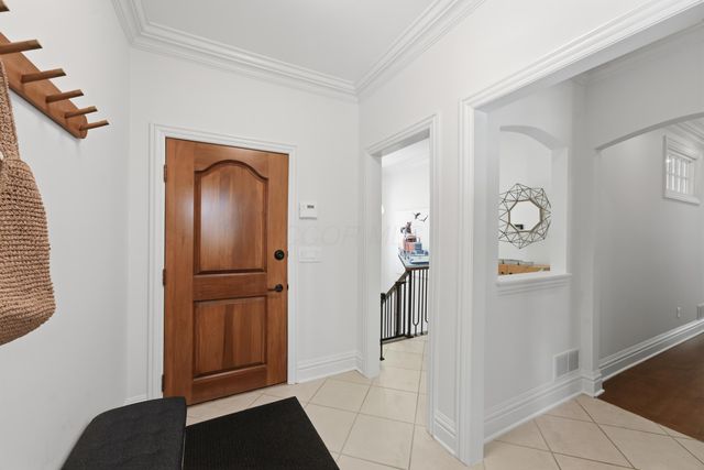 2950 Linkbury Lane, Upper Arlington, OH 43221