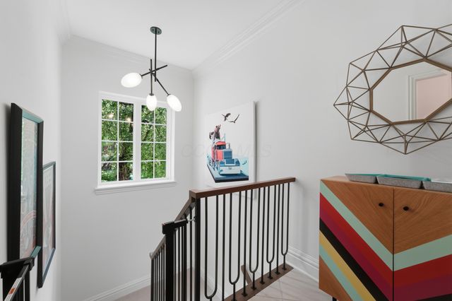 2950 Linkbury Lane, Upper Arlington, OH 43221